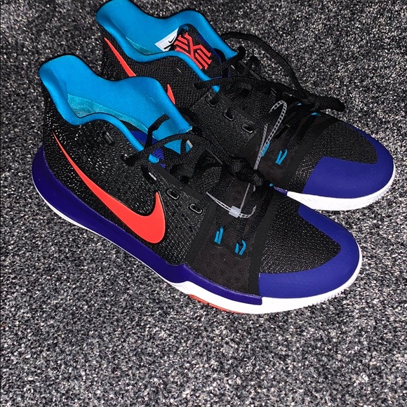 nike kyrie 3 kyrache light